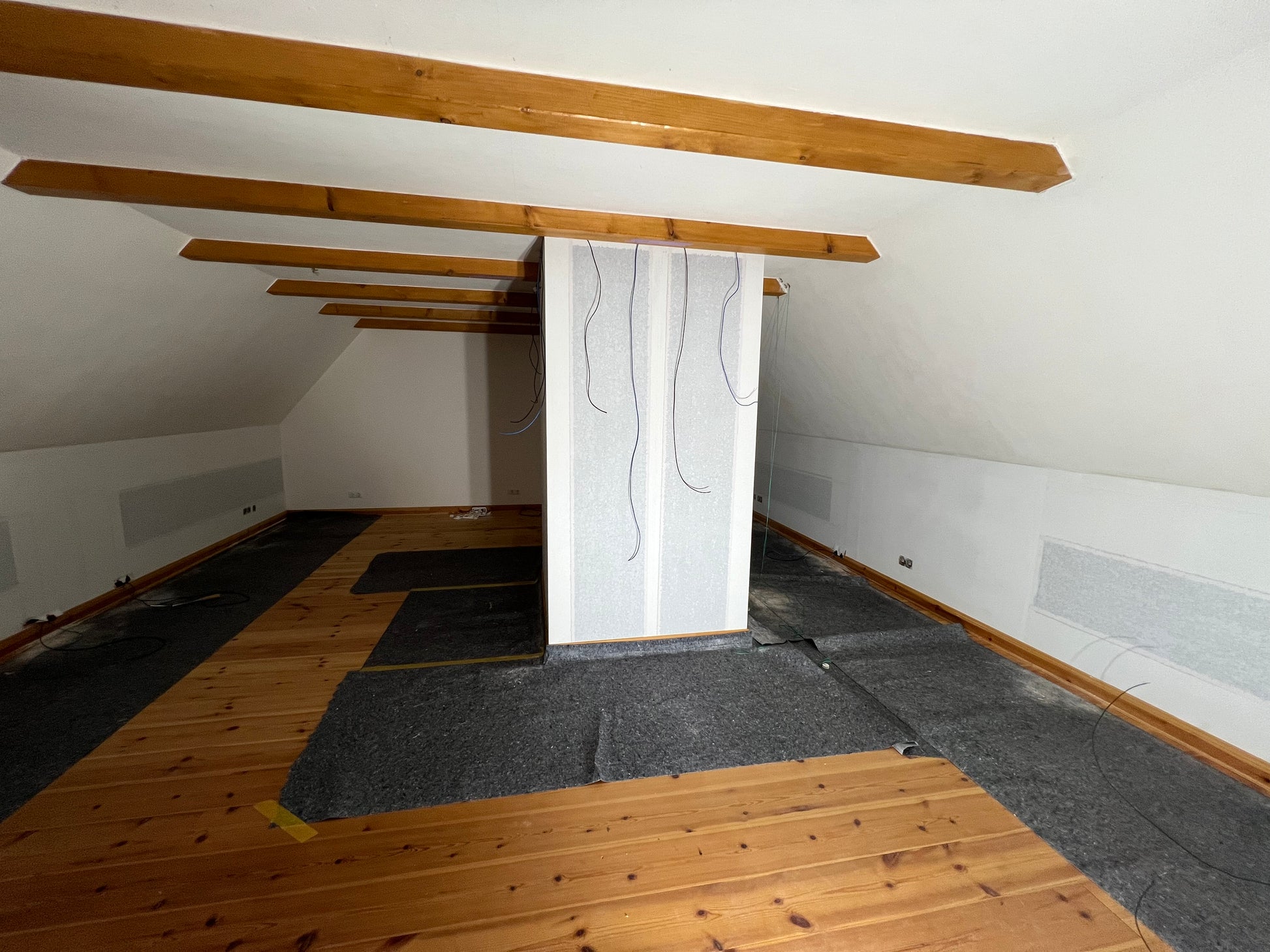 Dachgeschoss mit Schornstein